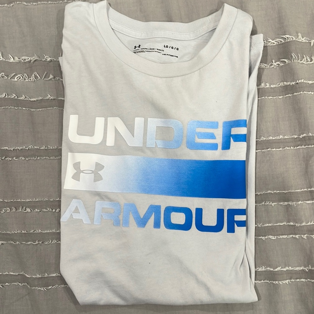 men’s t-shirt